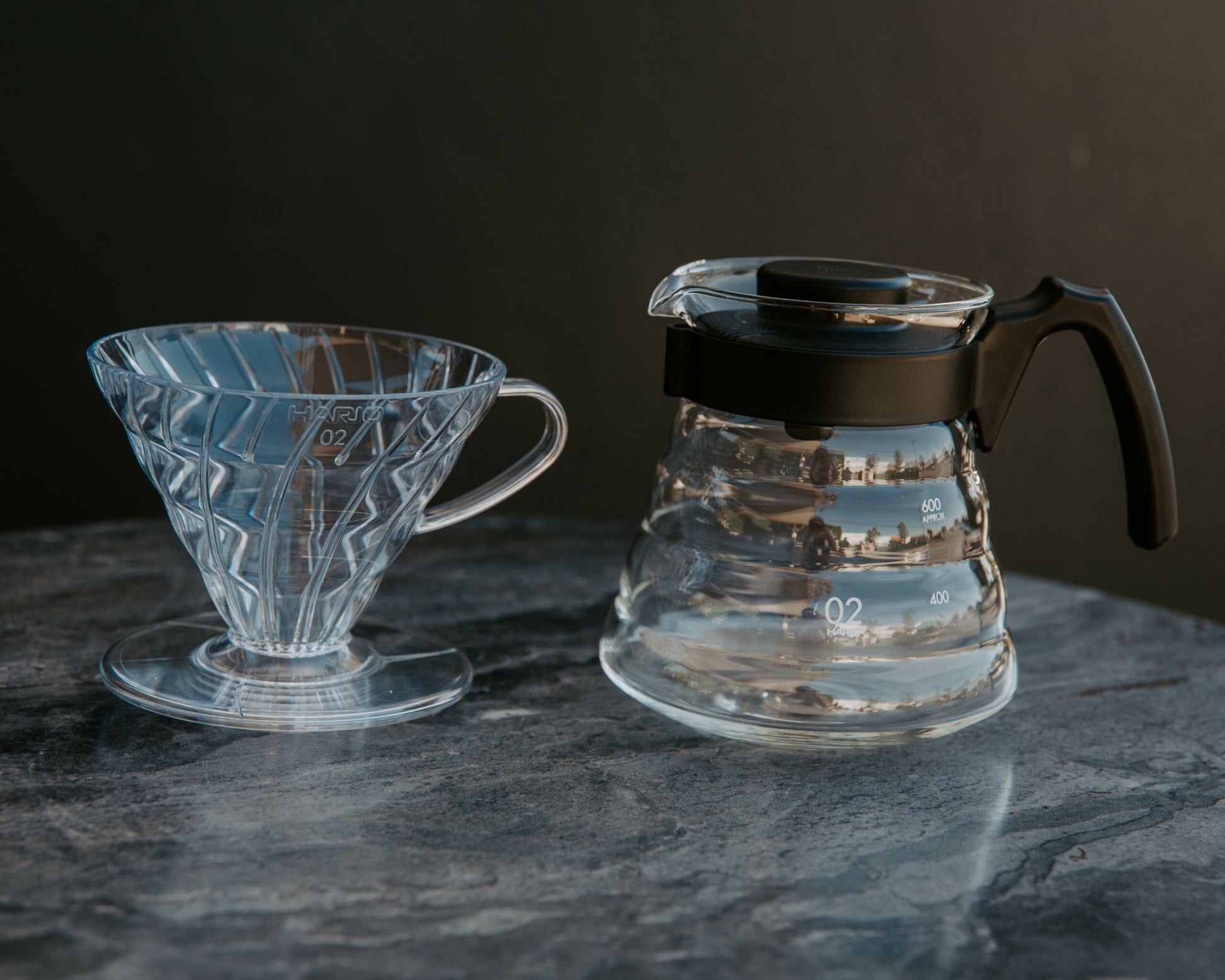 Kit Hario V60 Pour Over - Caffettiera A Versamento Con Dripper, Server E Filtri - Foto 4